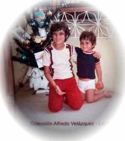 Elvis y Rafaelito Vel&aacute;zquez, Navidad 1980's