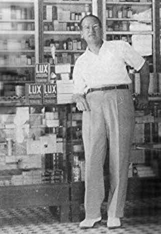 Francisco Frank Paganacci, Farmac&eacute;utico