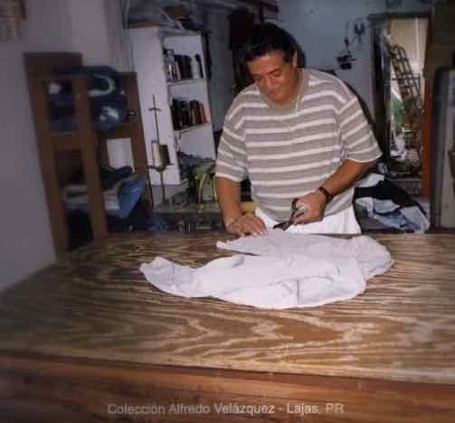 Mario P&eacute;rez, &uacute;nico sastre en Lajas