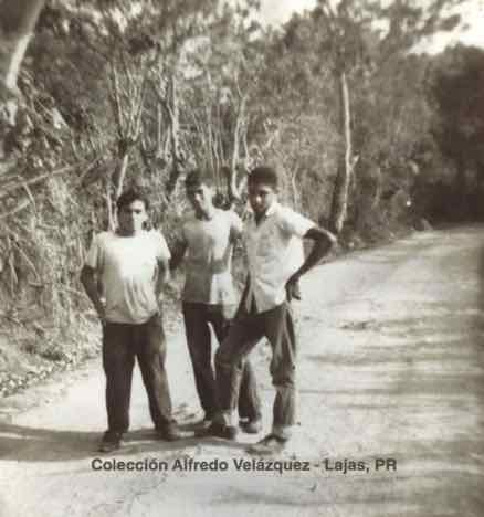 Santos, Jos&eacute; Luis Flores y Ram&oacute;n Ortiz, camino de Piedras Blancas